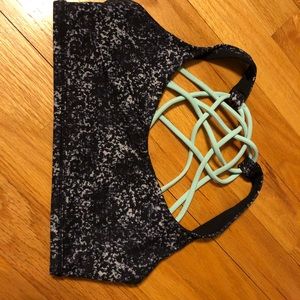 Lululemon sports bra